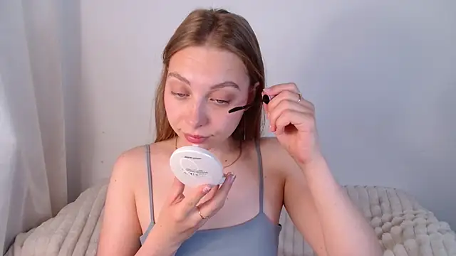 bellaa love  online show from 06/03/26, 12:24