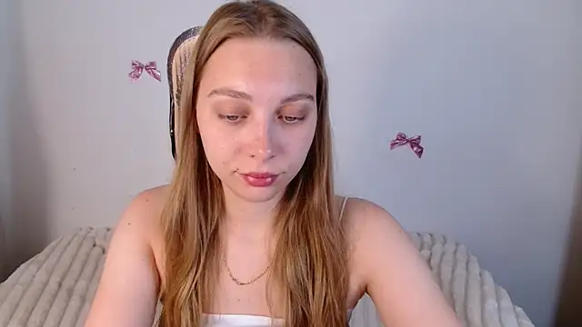 bellaa love  online show from 06/04/26, 12:16