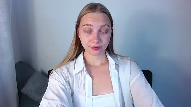 bellaa love  online show from 07/15/26, 12:16