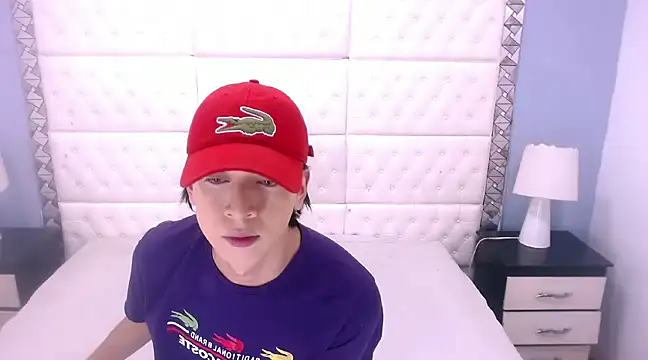 Snapshot of Eban_Dustan chatting on 02/14/25, 02:39 Eban Dustan online show from 02/14/25, 02:39