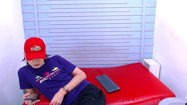 Snapshot of Eban_Dustan chatting on 02/18/25, 10:47 Eban Dustan online show from 02/18/25, 10:47