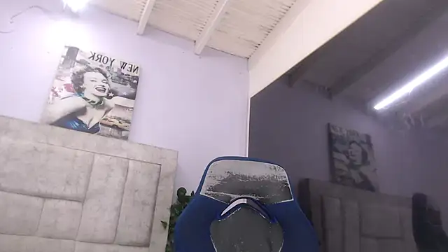 Snapshot of Eban_Dustan chatting on 09/30/25, 04:45 Eban Dustan online show from 09/30/25, 04:45