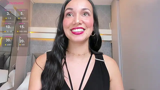 Snapshot of JessicaMilan chatting on 03/19/25, 10:11 JessicaMilan online show from 03/19/25, 10:11