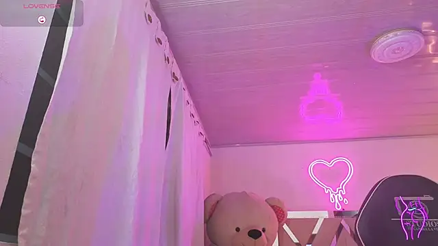 Laylafoxy tay online show from 12/22/25, 03:25