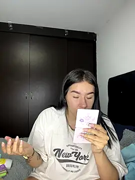 Im Valen Cute online show from 12/03/24, 12:13