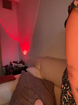 Im Valen Cute online show from 11/12/25, 03:29