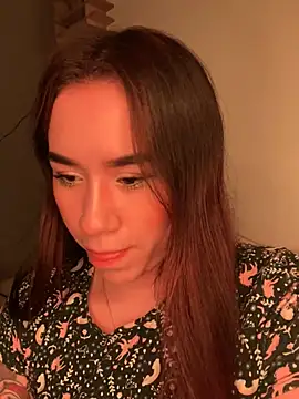 Snapshot of Im_Valen_Cute chatting on 05/06/26, 02:40 Im Valen Cute online show from 05/06/26, 02:40