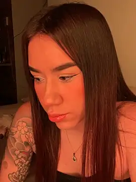 Snapshot of Im_Valen_Cute chatting on 06/05/26, 04:08 Im Valen Cute online show from 06/05/26, 04:08