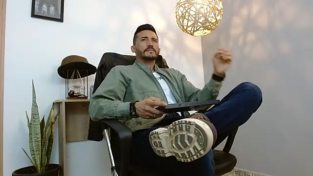 Reiko 85  online show from 02/01/25, 07:55