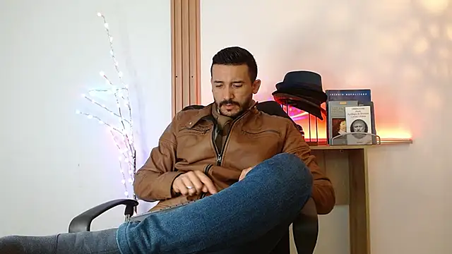 Reiko 85  online show from 01/12/26, 02:33