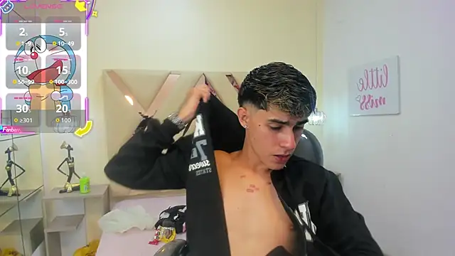 Dyla n18 online show from 09/29/25, 09:52