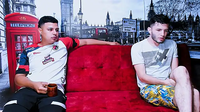 Snapshot of threesome_sexy_hot chatting on 02/04/25, 10:10 threesome sexy hot online show from 02/04/25, 10:10