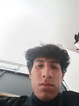 alexander32r online show from 05/27/26, 06:38