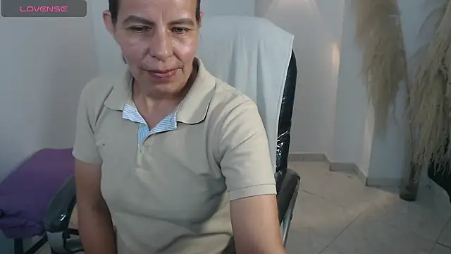 Milf karlye online show from 12/01/25, 03:11