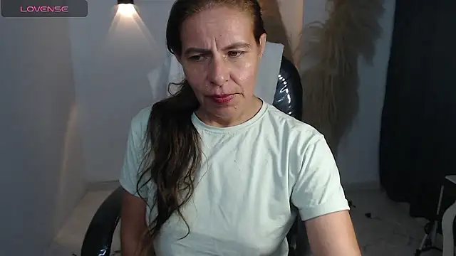 Milf karlye online show from 01/12/26, 05:45