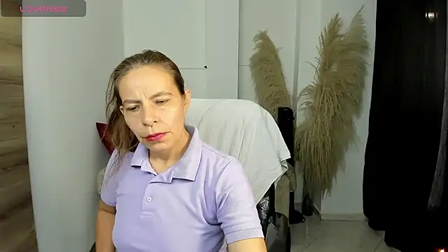 Milf karlye online show from 03/12/26, 11:44