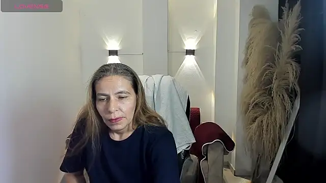 Snapshot of Milf_karlye chatting on 06/19/26, 02:49 Milf karlye online show from 06/19/26, 02:49