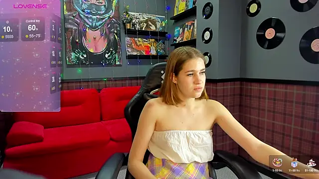 Snapshot of Jennifer_Wadee chatting on 12/22/24, 11:22 Jennifer Wadee online show from 12/22/24, 11:22