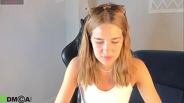 Jennifer Wadee online show from 06/09/26, 10:21
