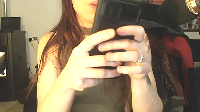 complicata mente online show from 03/19/25, 06:01