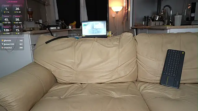 Snapshot of Alex_xxx chatting on 02/18/25, 02:49 Alex xxx online show from 02/18/25, 02:49