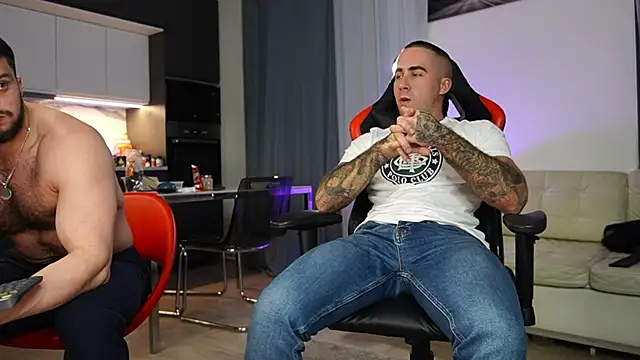 Snapshot of Alex_xxx chatting on 09/20/25, 05:03 Alex xxx online show from 09/20/25, 05:03