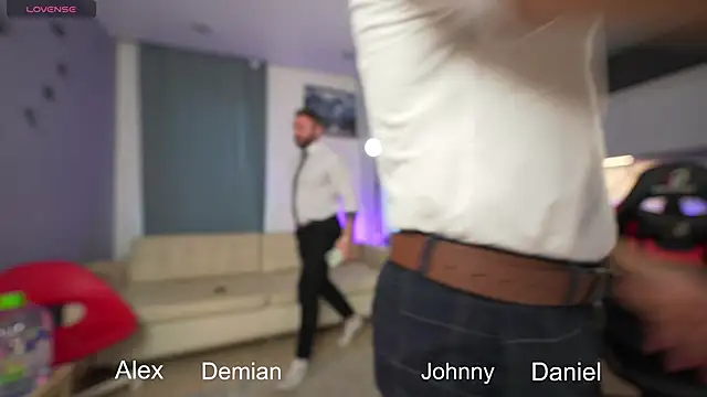 Snapshot of Alex_xxx chatting on 09/21/25, 02:40 Alex xxx online show from 09/21/25, 02:40