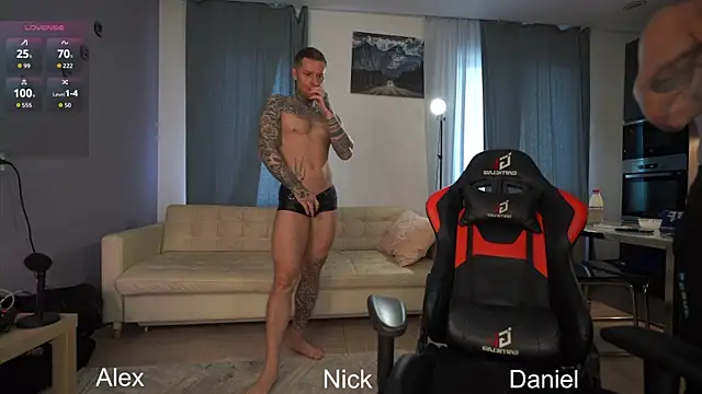 Snapshot of Alex_xxx chatting on 09/27/25, 12:43 Alex xxx online show from 09/27/25, 12:43