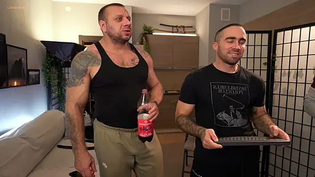 Snapshot of Alex_xxx chatting on 11/15/25, 03:52 Alex xxx online show from 11/15/25, 03:52