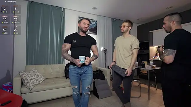 Snapshot of Alex_xxx chatting on 11/16/25, 03:28 Alex xxx online show from 11/16/25, 03:28