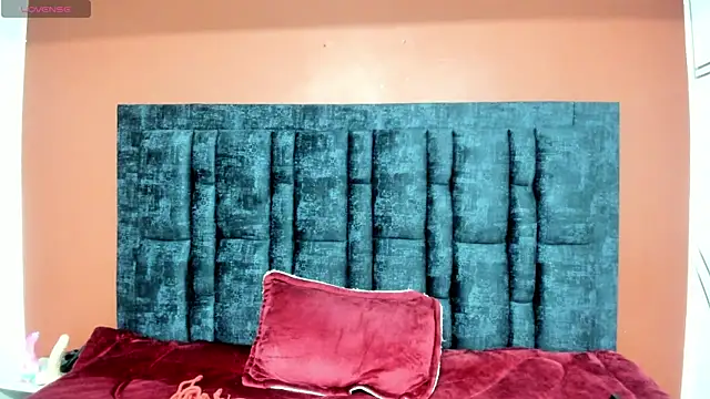 Snapshot of Aurora_Doll_ chatting on 11/14/25, 12:26 Aurora Doll online show from 11/14/25, 12:26