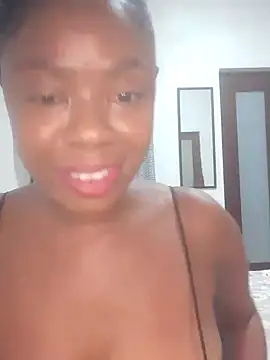 Snapshot of Luciouslips00 chatting on 12/29/24, 09:09 Luciouslips00 online show from 12/29/24, 09:09