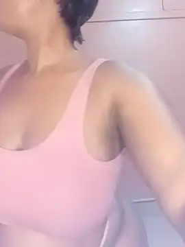 Luciouslips00 online show from 05/31/26, 06:09