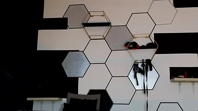 haileycat online show from 02/18/25, 04:26