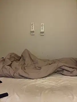 Mandispandis1 online show from 12/22/25, 11:24