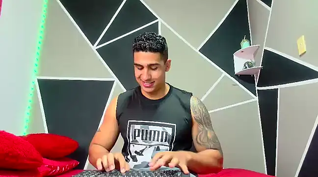 Snapshot of astrom_greyy chatting on 03/07/25, 08:44 astrom greyy online show from 03/07/25, 08:44