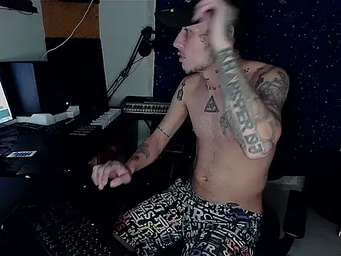 Snapshot of patrik_tattoo_ chatting on 12/05/24, 12:52 patrik tattoo online show from 12/05/24, 12:52