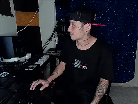 Snapshot of patrik_tattoo_ chatting on 12/11/24, 04:07 patrik tattoo online show from 12/11/24, 04:07