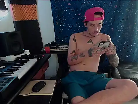 Snapshot of patrik_tattoo_ chatting on 02/15/25, 06:23 patrik tattoo online show from 02/15/25, 06:23