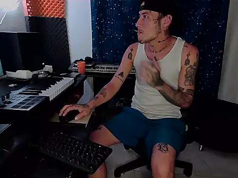 Snapshot of patrik_tattoo_ chatting on 02/18/25, 04:04 patrik tattoo online show from 02/18/25, 04:04