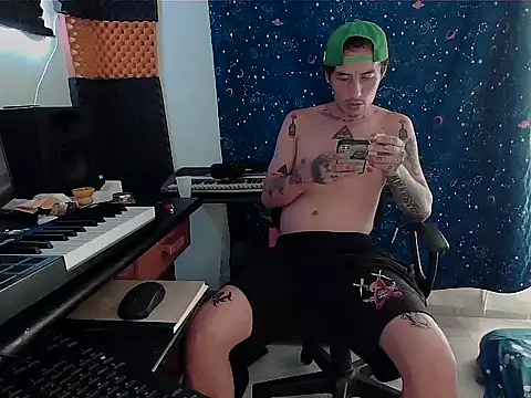 Snapshot of patrik_tattoo_ chatting on 03/02/25, 06:08 patrik tattoo online show from 03/02/25, 06:08