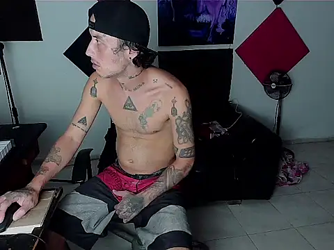 Snapshot of patrik_tattoo_ chatting on 10/12/25, 09:14 patrik tattoo online show from 10/12/25, 09:14