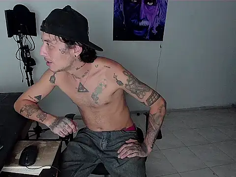 Snapshot of patrik_tattoo_ chatting on 10/18/25, 03:09 patrik tattoo online show from 10/18/25, 03:09
