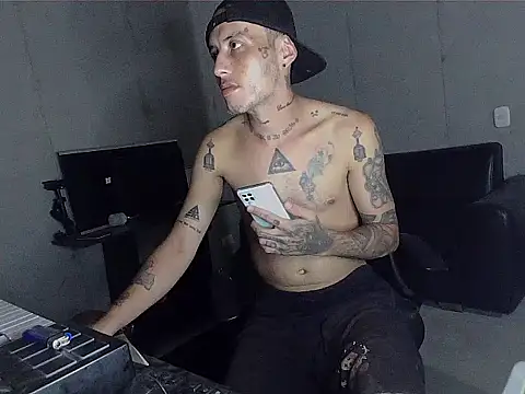 Snapshot of patrik_tattoo_ chatting on 02/09/26, 05:55 patrik tattoo online show from 02/09/26, 05:55