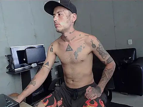 Snapshot of patrik_tattoo_ chatting on 02/11/26, 03:50 patrik tattoo online show from 02/11/26, 03:50