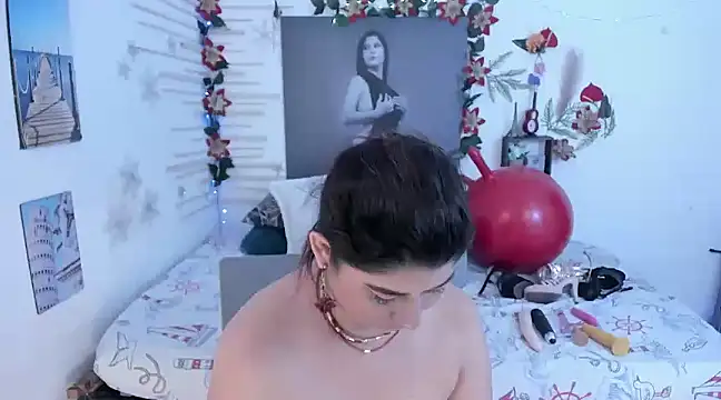 Snapshot of alinabozz1 chatting on 03/20/25, 03:36 alinabozz1 online show from 03/20/25, 03:36