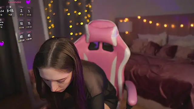 Snapshot of SelestaRobertson chatting on 12/13/24, 09:02 SelestaRobertson online show from 12/13/24, 09:02