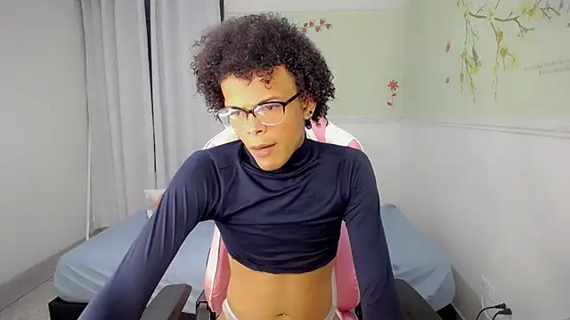 Snapshot of rose_Skinny_ chatting on 12/15/25, 06:06 rose Skinny online show from 12/15/25, 06:06