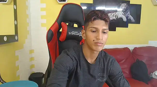 mau elixxx online show from 12/30/24, 03:14