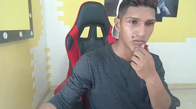 mau elixxx online show from 12/31/24, 03:01